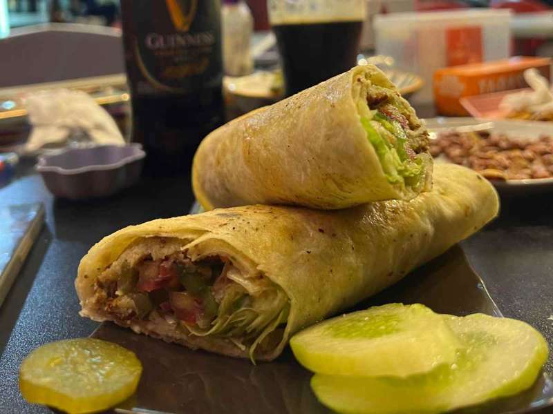 Tempat Nongkrong Instagramable di Jakarta Utara: Lovely Cafe Pluit yang Hits!